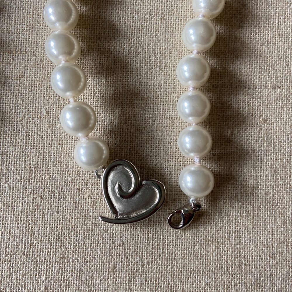 Mary Kay Pearls of Sharing Necklace and Bracelet.